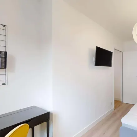 Rent this 3 bed room on 4 Cour Saint-Laud in 49101 Angers, France