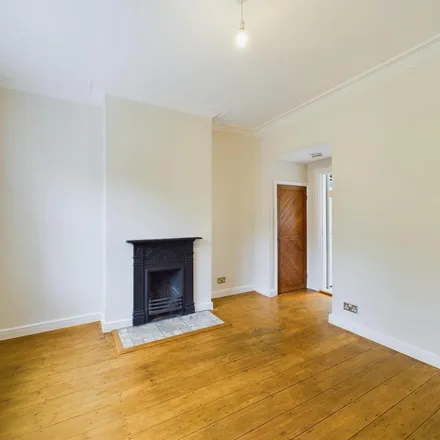 Image 2 - 231 Cowick Road, London, SW17 8LQ, United Kingdom - Townhouse for rent