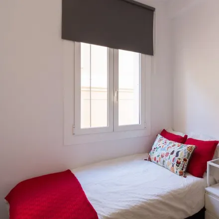 Rent this 7 bed room on Carrer de Bonavista in 17-19, 08012 Barcelona