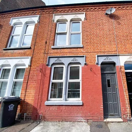 Rent this 3 bed townhouse on Bede Street Community Garden in Bede Street, Leicester