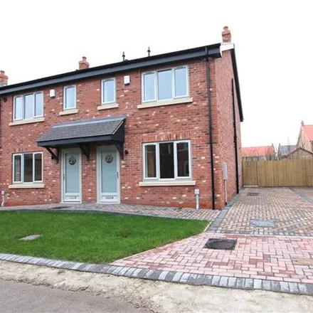 Rent this 3 bed duplex on Harland Way in Cottingham, HU16 5TD