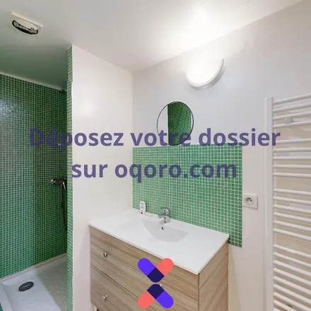 Rent this 3 bed apartment on 17 Rue d'Alger in 83081 Toulon, France