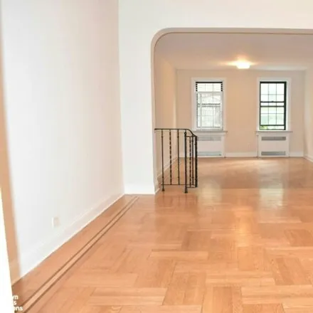 Image 2 - 570 Fort Washington Avenue, New York, NY 10033, USA - Condo for rent