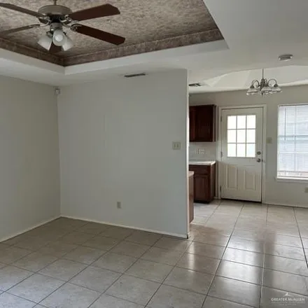 Image 4 - 795 West Bronze Drive, Thrasher Terrace Colonia, Pharr, TX 78577, USA - Apartment for rent
