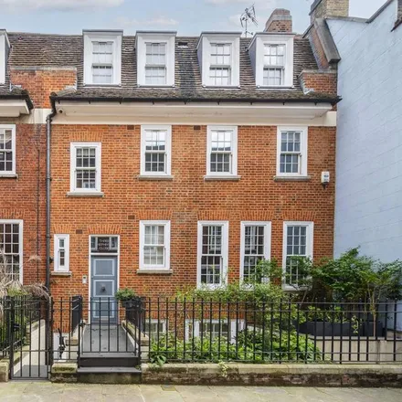 Rent this 4 bed house on 1-3 Shepherd's Place in London, W1K 6LN