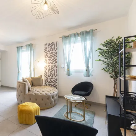 Image 2 - 5 Rue Pilatre de Rozier, 57180 Terville, France - Apartment for rent