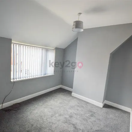 Image 2 - Manvers Road, Sheffield, S20 1AY, United Kingdom - Apartment for rent