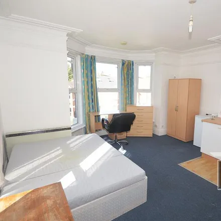 Image 2 - 316 Portswood Road, Hampton Park, Southampton, SO17 2TD, United Kingdom - Apartment for rent