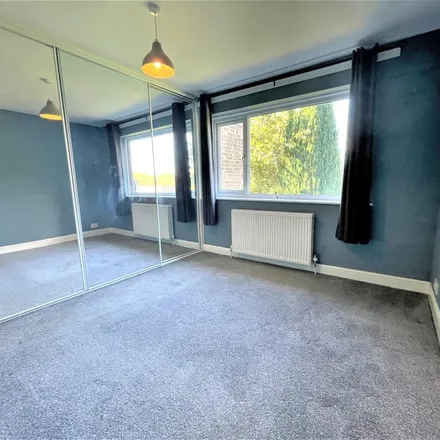 Image 4 - New Park Way, Farsley, LS28 5UA, United Kingdom - Townhouse for rent