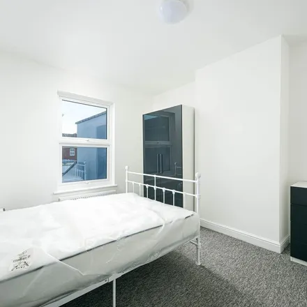 Image 5 - 66 Richmond Terrace, Bristol, BS11 9EP, United Kingdom - Apartment for rent
