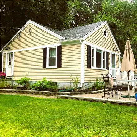 Rent this 2 bed house on 15 Whedon Lane in Madison, CT 06443
