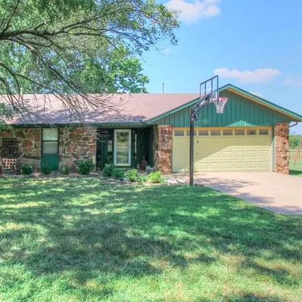 Buy this 3 bed house on 9500 North 234 Road in Okmulgee County, OK 74421