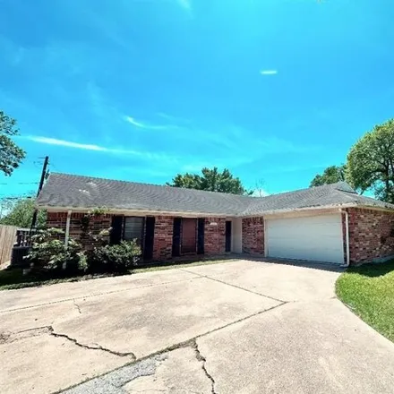 Rent this 3 bed house on 261 Cole Avenue in Webster, TX 77598