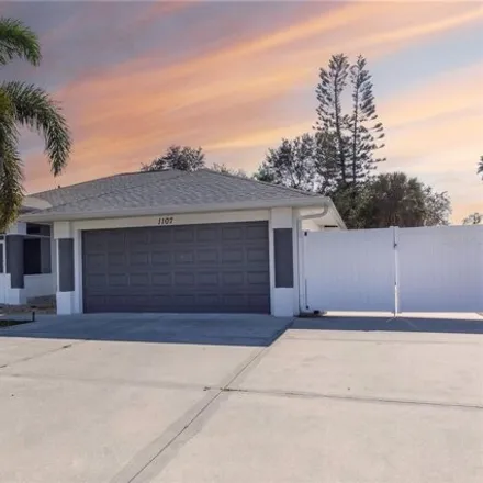 Rent this 3 bed house on 5001 Heron Road in Southwest Venice, Sarasota County