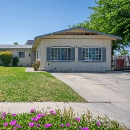 Buy this 3 bed house on 2533 Linden Street in Dos Palos, Merced County