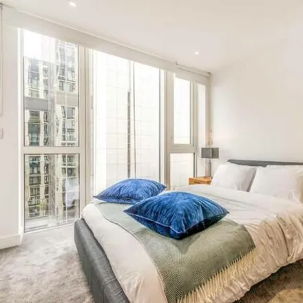 Image 4 - Admiralty House, 150 Vaughan Way, London, E1W 2AH, United Kingdom - Apartment for sale