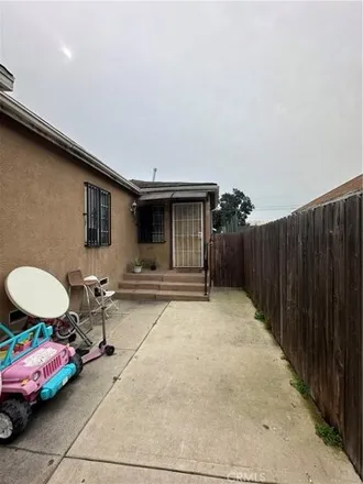 Image 2 - 1470 East 57th Street, Los Angeles, CA 90011, USA - House for sale
