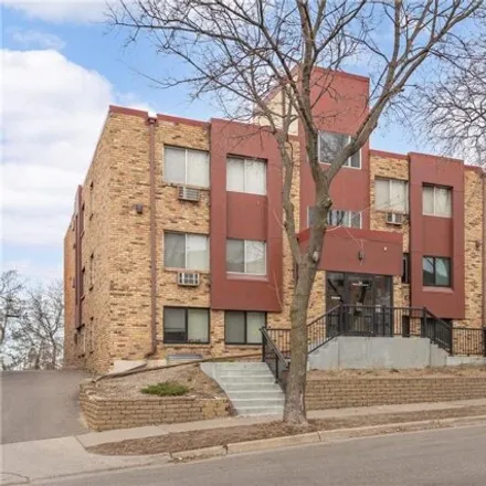 Buy this 1 bed condo on 520 Ridgewood Avenue in Minneapolis, MN 55403