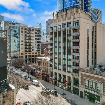 Buy this 3 bed condo on 744 North Clark Street in Chicago, IL 60654