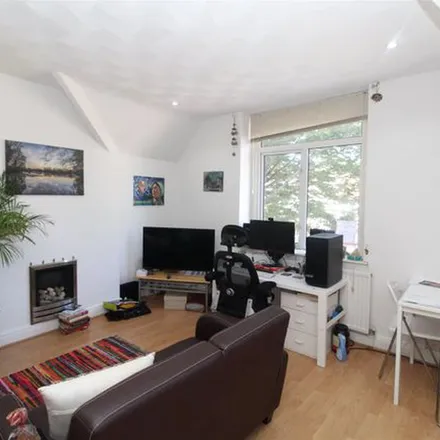 Image 3 - 4 Romilly Road, Cardiff, CF5 1FN, United Kingdom - Apartment for rent