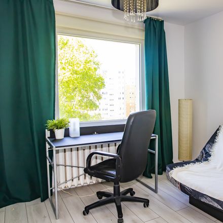 Rent this 3 bed room on Kcyńska 14 in 81-005 Gdynia, Polska