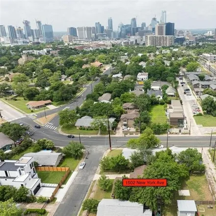 Image 4 - 1502 New York Avenue, Austin, TX 78702, USA - House for sale