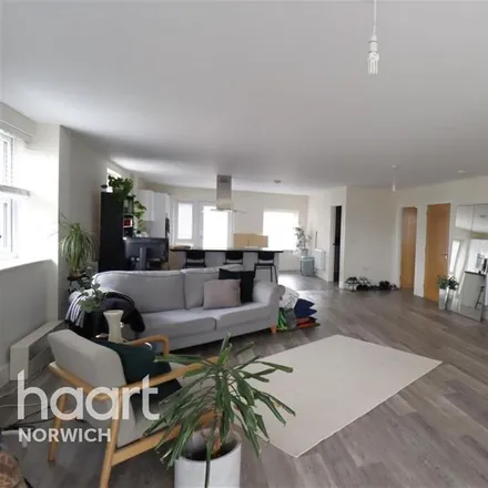 Rent this 2 bed apartment on Norwich Hotel in 116 Thorpe Road, Norwich