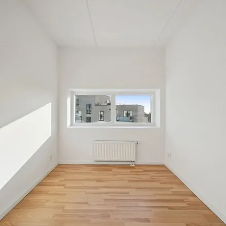 Rent this 4 bed apartment on Margrethevænget 15 in 2665 Vallensbæk, Denmark