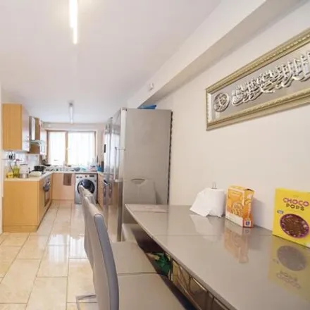 Image 3 - Brackenfield Close, Lower Clapton, London, E5 8TX, United Kingdom - Townhouse for sale