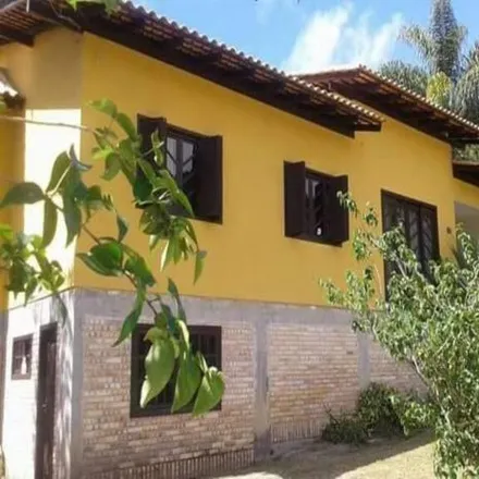 Buy this 3 bed house on Câmara de Vereadores de Bombinhas in Rua Baleia Jubarte 344, José Amândio