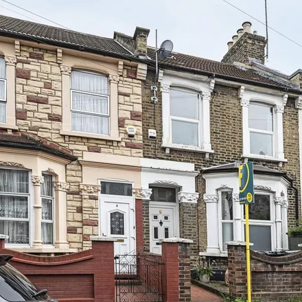Rent this 4 bed house on 39 Glyn Road in Clapton Park, London