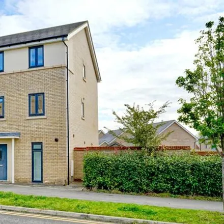 Buy this 3 bed house on Dramsell Rise in St. Neots, PE19 6GW