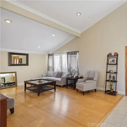 Image 4 - 8980 Megan Place, Los Angeles, CA 91304, USA - House for sale