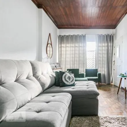 Rent this 2 bed house on Rua João Soares Pires in Vila Ressaca, Mogi das Cruzes - SP