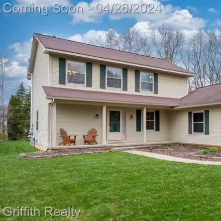 Buy this 3 bed house on 2652 Woodbourne Drive in Waterford Township, MI 48329