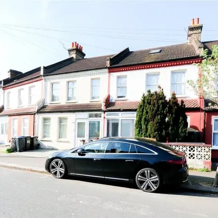 Rent this 1 bed apartment on Silverleigh Road in London, CR7 6DU