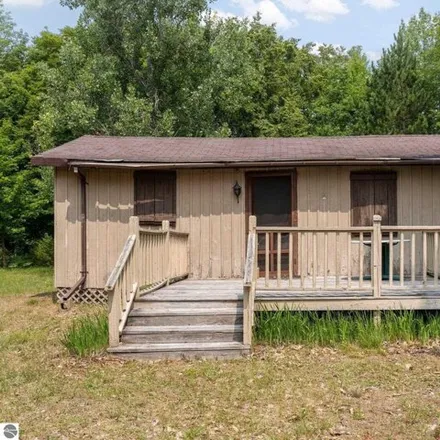 Buy this 2 bed house on 2639 Kettle Lake Rd Ne in Kalkaska, Michigan