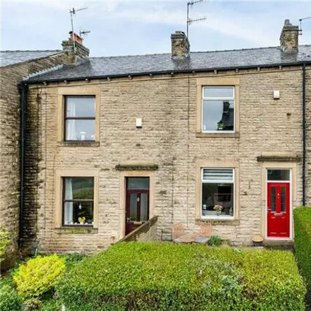 Buy this 2 bed townhouse on Fourlands Road in Bradford, BD10 9TB