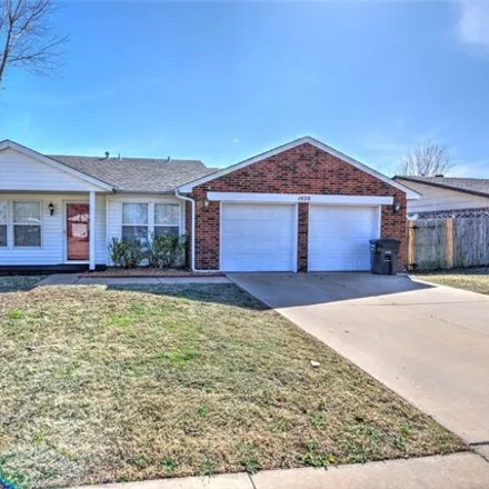 Image 1 - 1426 Northeast 5th Street, Moore, OK 73160, USA - House for rent