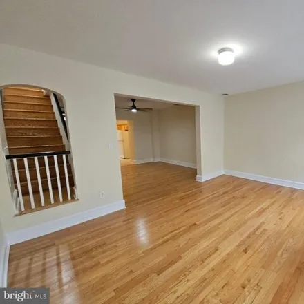 Image 2 - 127 Grape Street, Philadelphia, PA 19127, USA - House for rent