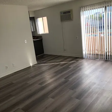 Image 6 - 1357 South Hoover Street, Los Angeles, CA 90006, USA - Apartment for rent
