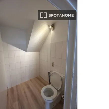 Rent this 1 bed apartment on Delhaize in Avenue du Bois de la Cambre - Terkamerenboslaan 120, 1050 Ixelles - Elsene