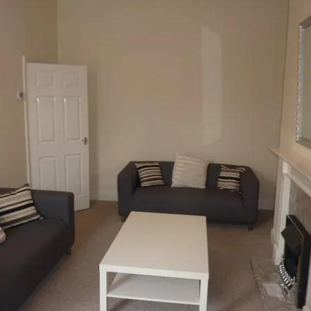 Image 2 - Trewhitt Road, Newcastle upon Tyne, NE6 5LT, United Kingdom - Apartment for rent