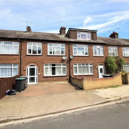Rent this 3 bed townhouse on Lingfield Road in Gravesend, DA12 5AH