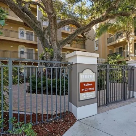 Image 2 - 1083 Cocoanut Avenue, Sarasota, FL 34236, USA - Condo for sale