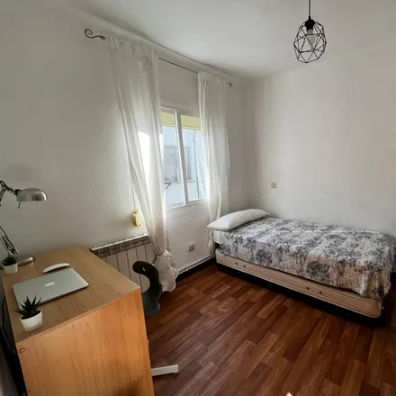 Rent this 3 bed room on Madrid in Calle de Sánchez Preciado, 28039 Madrid