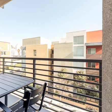 Image 4 - 1724 Highland Avenue, Los Angeles, CA 90028, USA - Apartment for rent