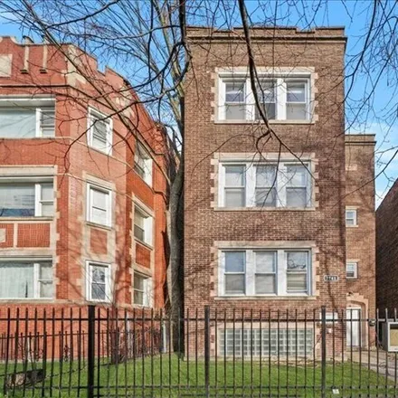 Buy this 9 bed house on 7741 South Yates Boulevard in Chicago, IL 60617