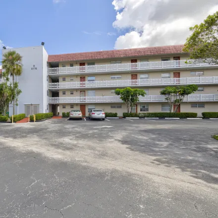 Buy this 1 bed condo on R in 3776 Inverrary Boulevard, Lauderhill