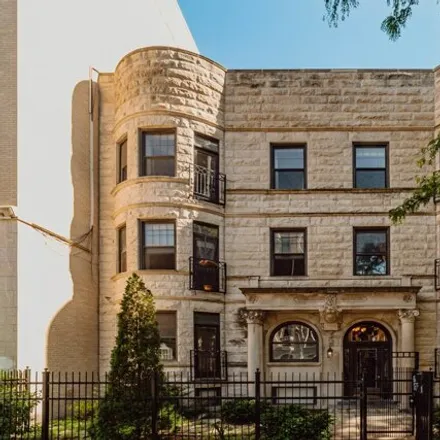 Buy this 3 bed condo on 927 West Eastwood Avenue in Chicago, IL 60613